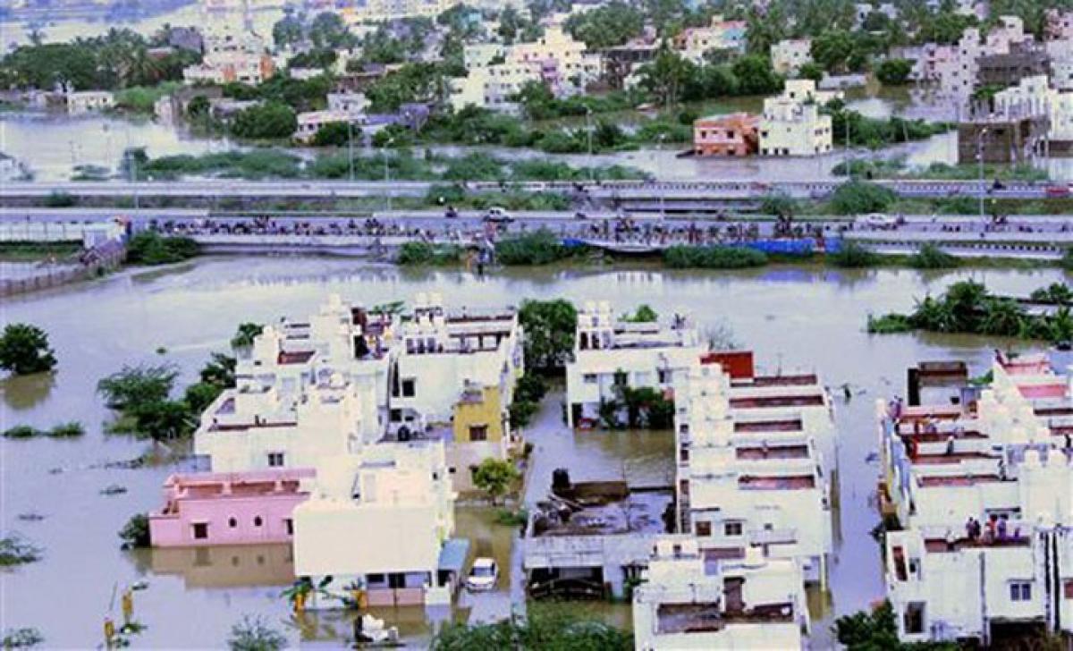 Tamil Nadu floods: Jayalalithaa seeks central assistance, Rajnath assures help